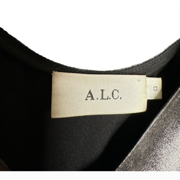 Dress - Picture 4 of 10